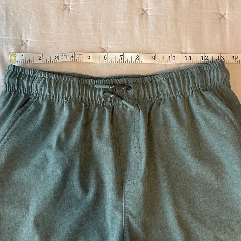 Boy’s Tommy Bahama light green pull-on Shorts - Picture 4 of 5